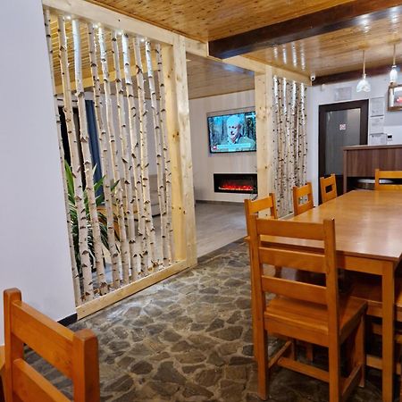 Hanul Doftana Trăisteni Exteriör bild
