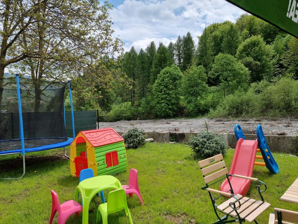 Hanul Doftana Trăisteni Exteriör bild