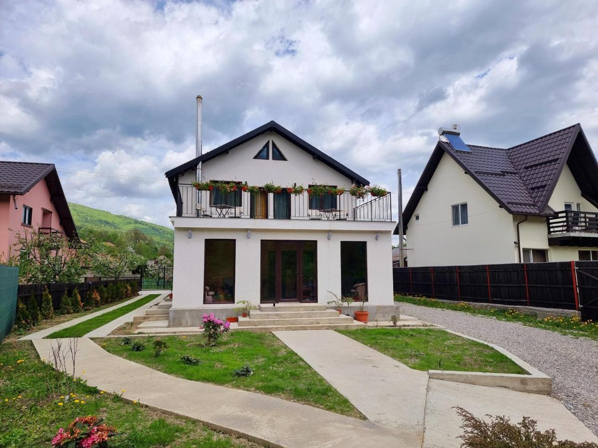 Hanul Doftana Trăisteni Exteriör bild