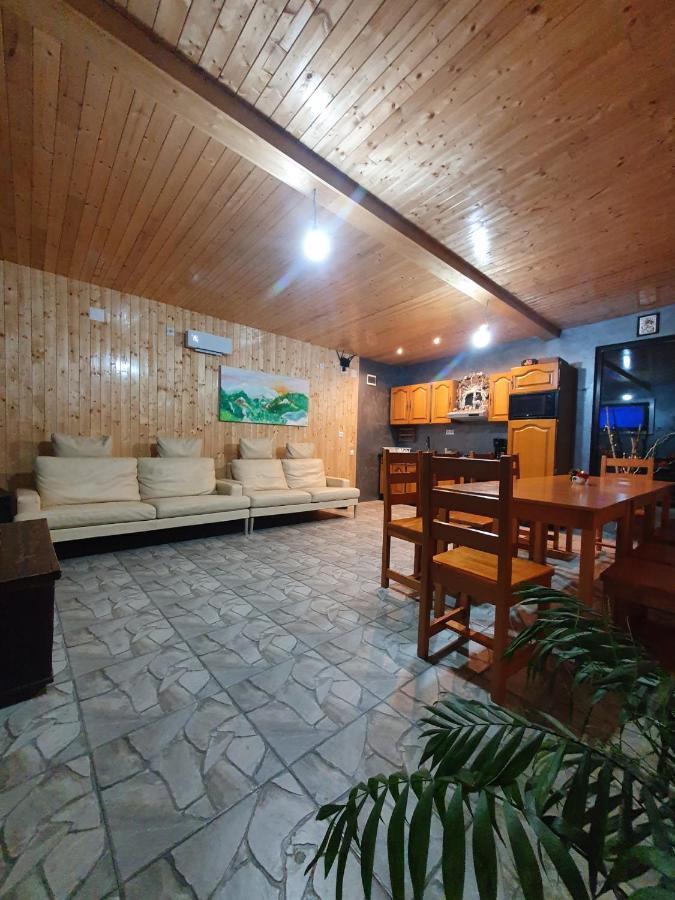 Hanul Doftana Trăisteni Exteriör bild