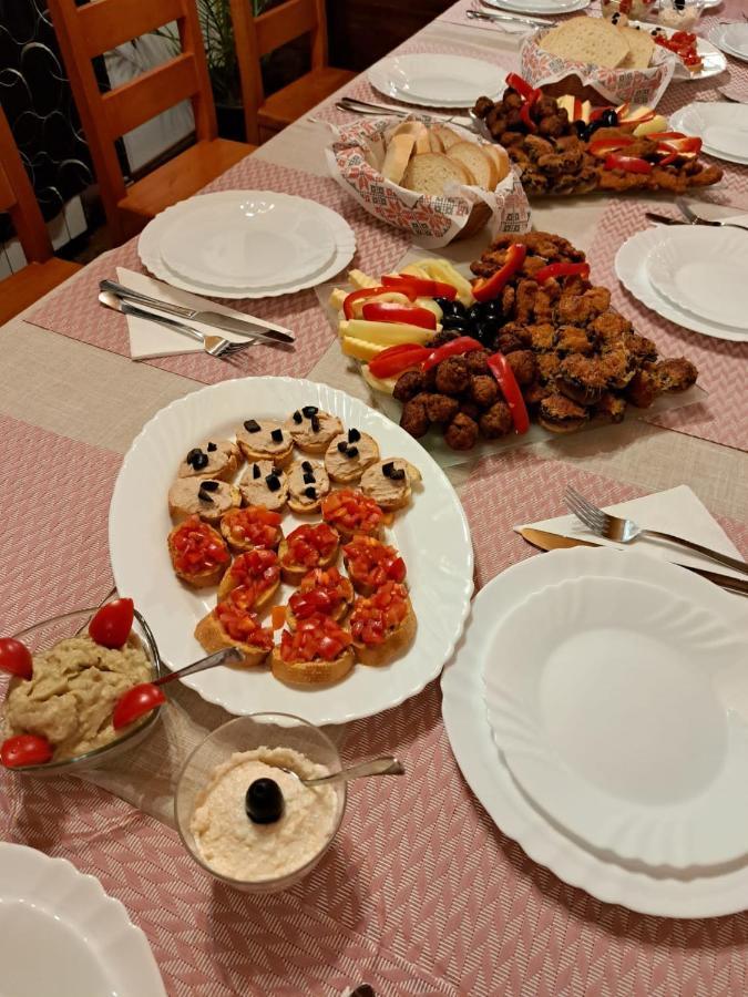 Hanul Doftana Trăisteni Exteriör bild