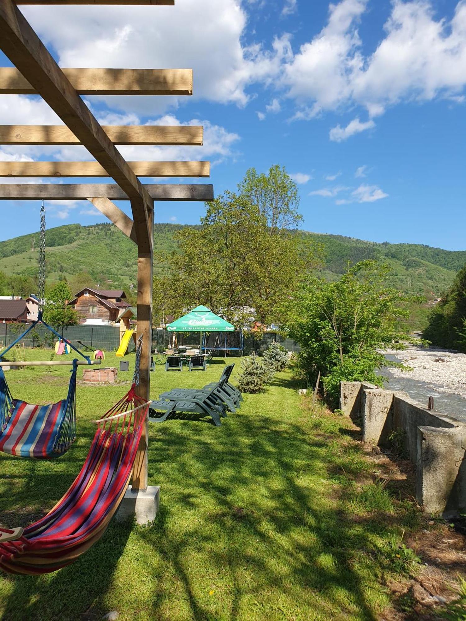 Hanul Doftana Trăisteni Exteriör bild